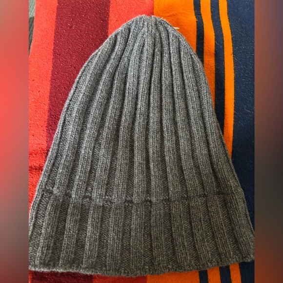 Recycled Cashmere Gray Beanie - Picture 5 of 5